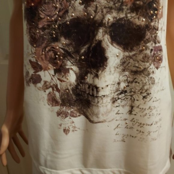 MAURICES OFF WHITE W/PURPLE/LAVENDER/BLACK/GRAY FLORAL DESIGN TOP SIZE S NWT - Picture 3 of 7